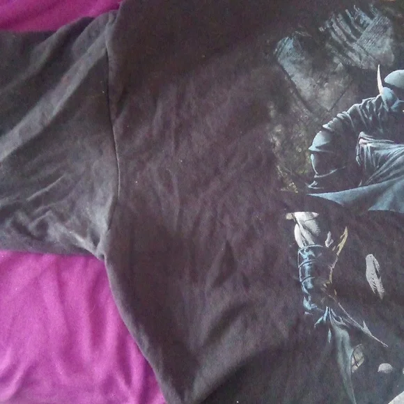 DC Comics Batman T-Shirt, 2XL.            (2 for $15) - Picture 5 of 5